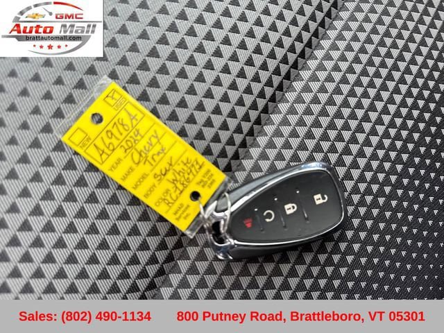 Used 2024 Chevrolet Trax LT w/ Sunroof Package FWD image 30