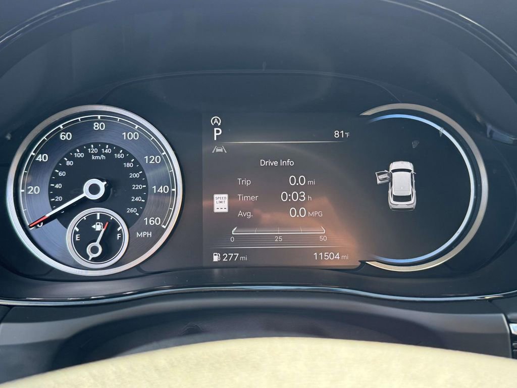 Certified 2025 Genesis GV70 2.5T AWD/4WD image 21