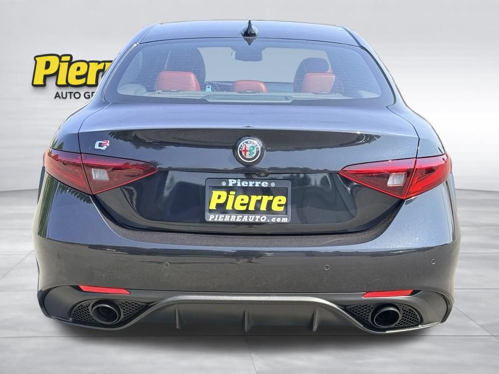 Used 2022 Alfa Romeo Giulia Veloce RWD image 6
