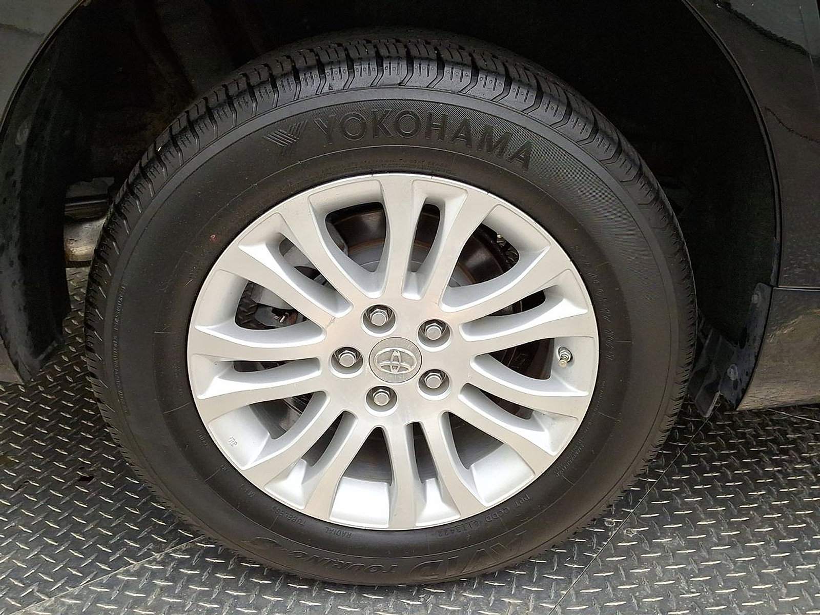 Used 2015 Toyota Sienna XLE w/ XLE Navigation Package image 27