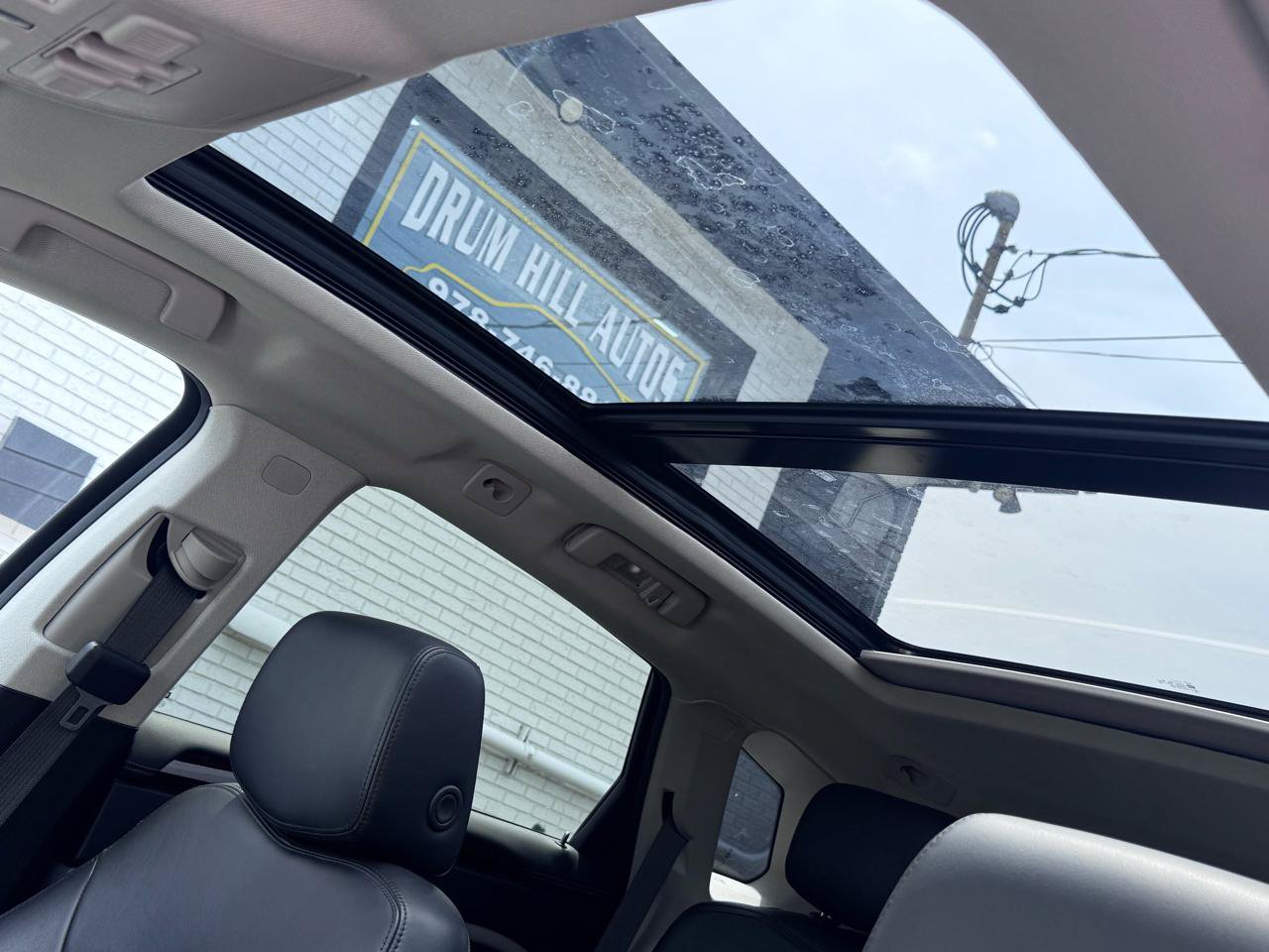 Used 2011 Cadillac SRX Luxury AWD/4WD image 18