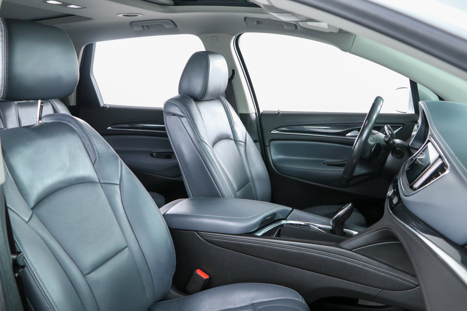 Used 2020 Buick Enclave Premium w/ Sun and Sites Package FWD image 29