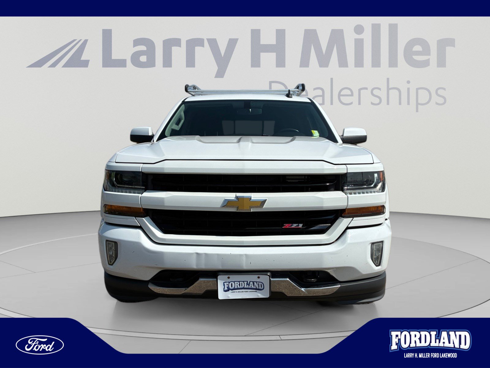 Used 2018 Chevrolet Silverado 1500 LT w/ All Star Edition AWD/4WD image 8
