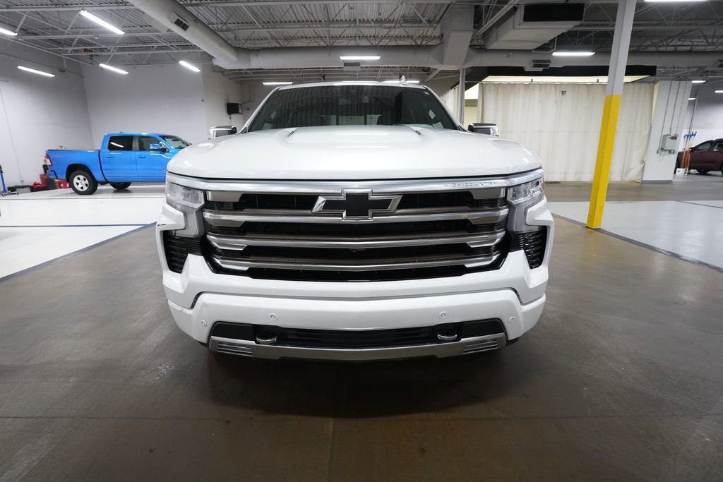 Used 2022 Chevrolet Silverado 1500 High Country w/ High Country Premium Package AWD/4WD image 11