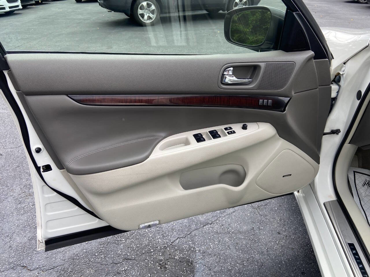 Used 2013 INFINITI G37 Journey w/ Premium Pkg image 22