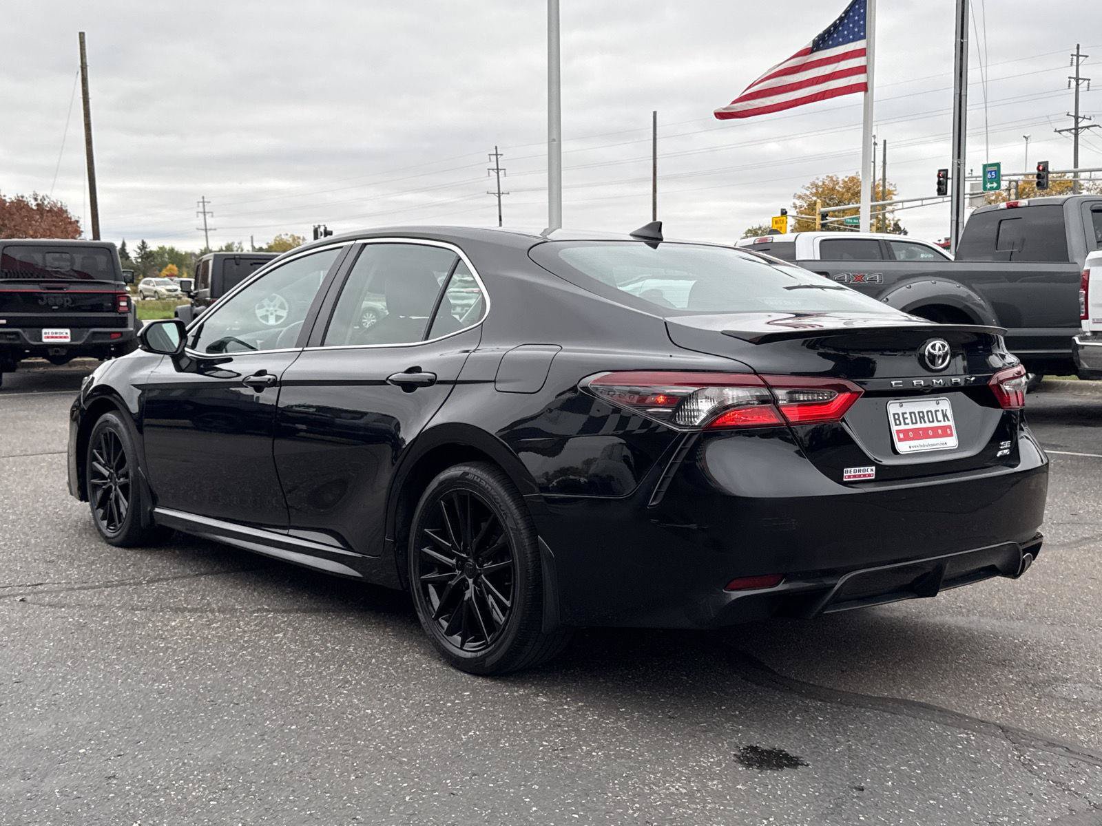 Used 2023 Toyota Camry SE w/ Cold Weather Package AWD/4WD image 5