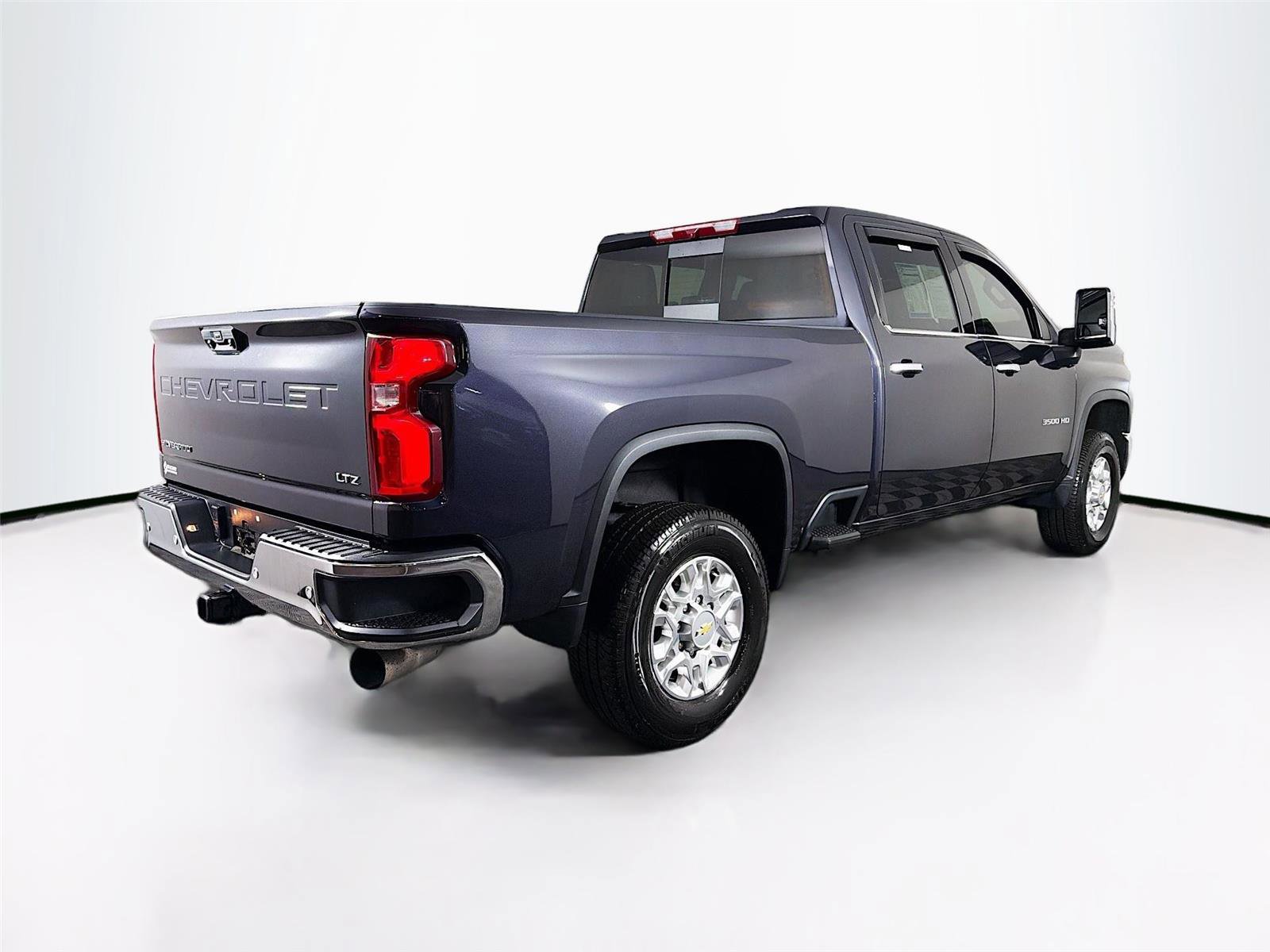 Used 2024 Chevrolet Silverado 3500 LTZ image 7