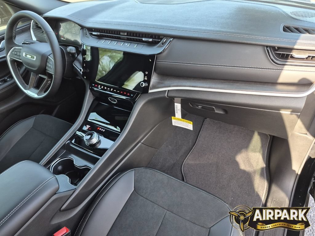 New 2026 Jeep Grand Cherokee Altitude AWD/4WD image 23