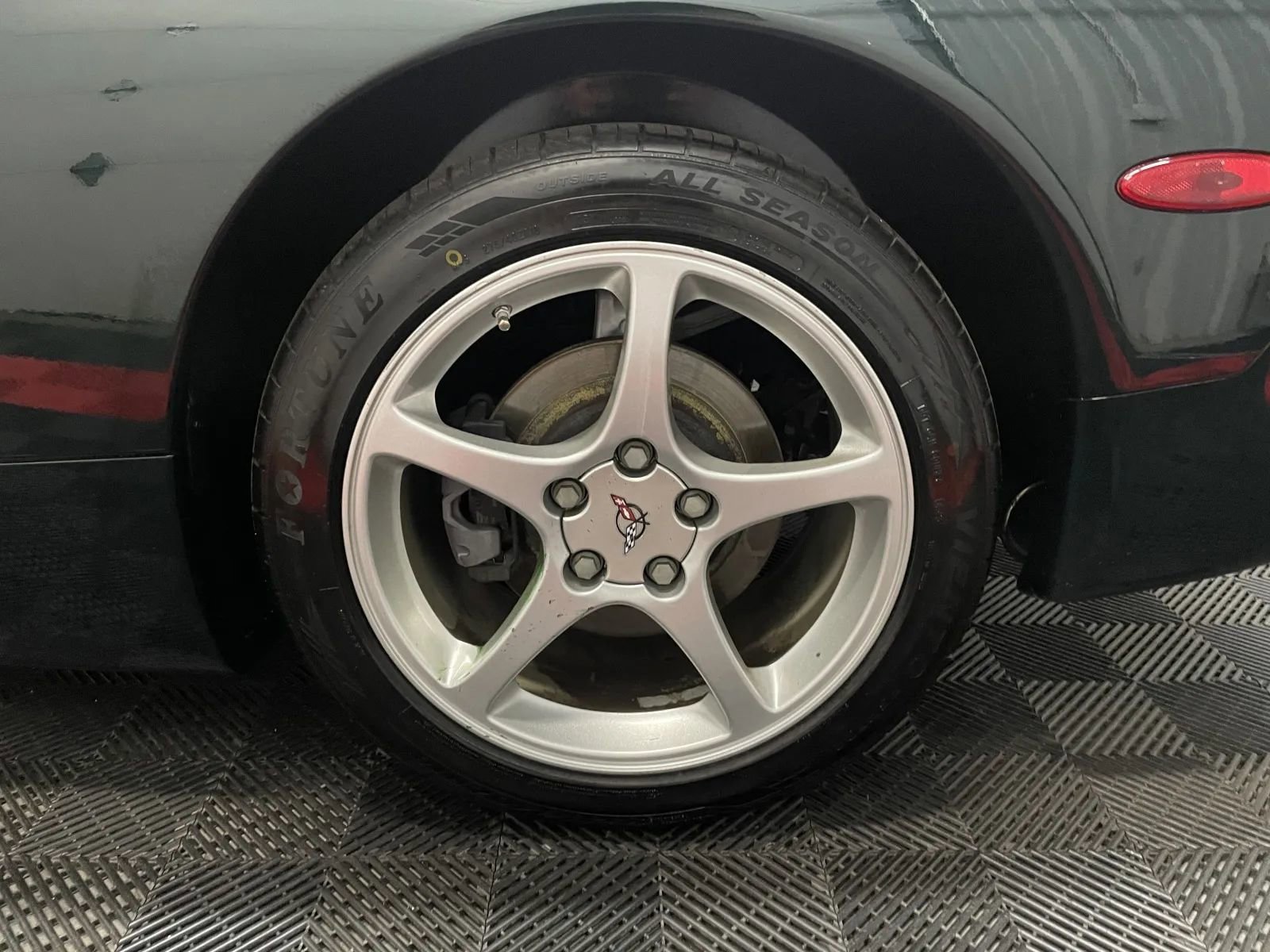 Used 2000 Chevrolet Corvette Coupe w/ Roof Pkg RWD image 15