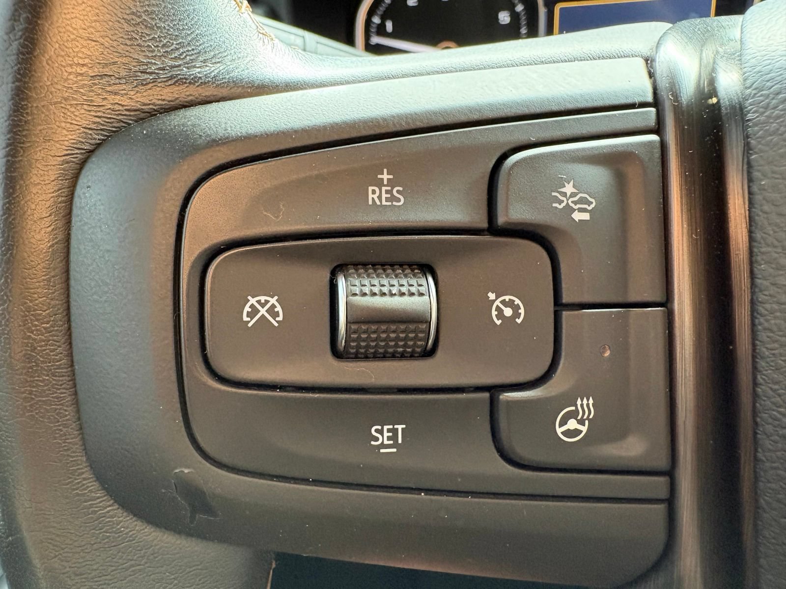 Used 2021 GMC Yukon XL AT4 w/ AT4 Premium Plus Package AWD/4WD image 15