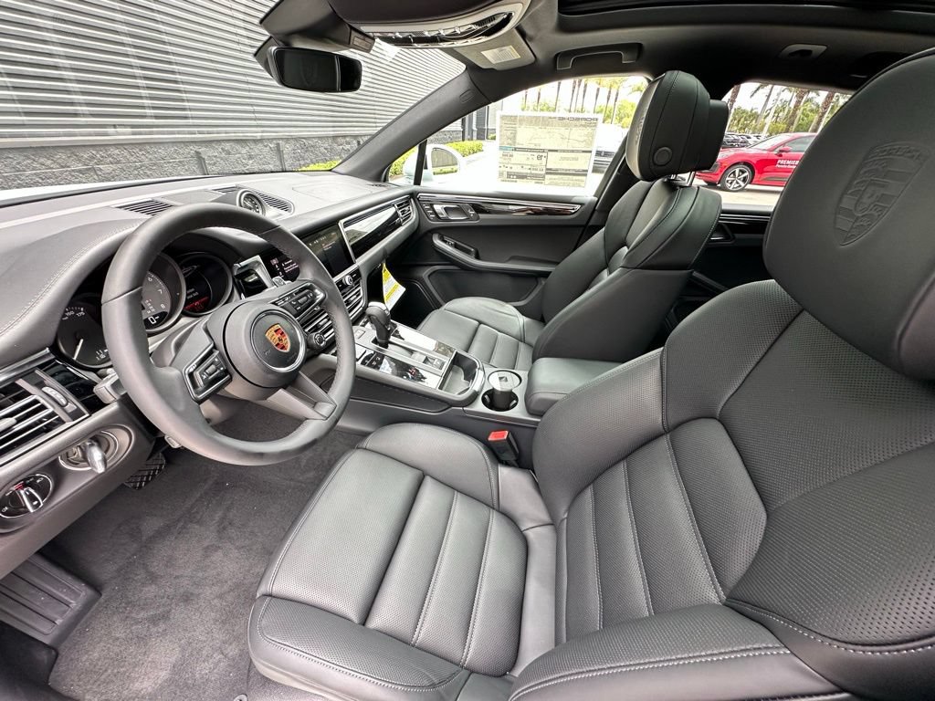 Used 2026 Porsche Macan S AWD/4WD image 4