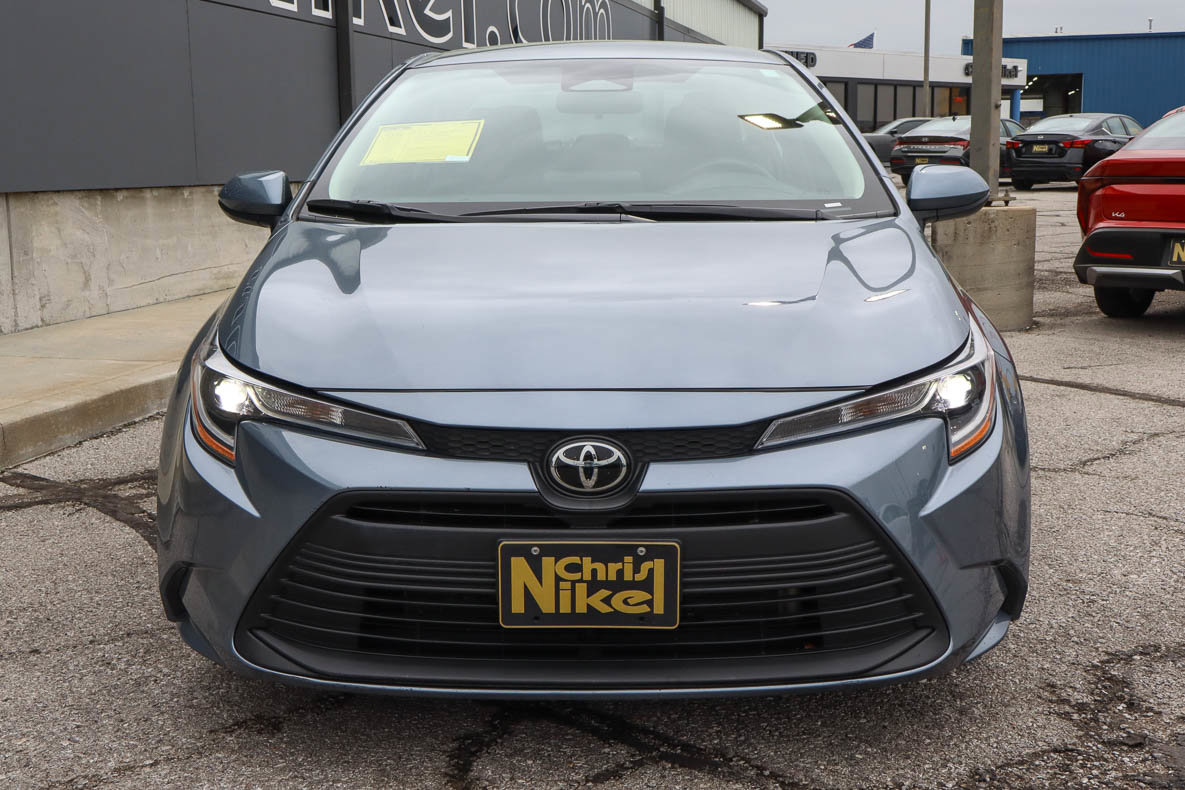 Used 2024 Toyota Corolla LE FWD image 2