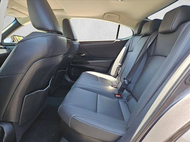 Certified 2024 Lexus ES 300h w/ Premium Package FWD image 17