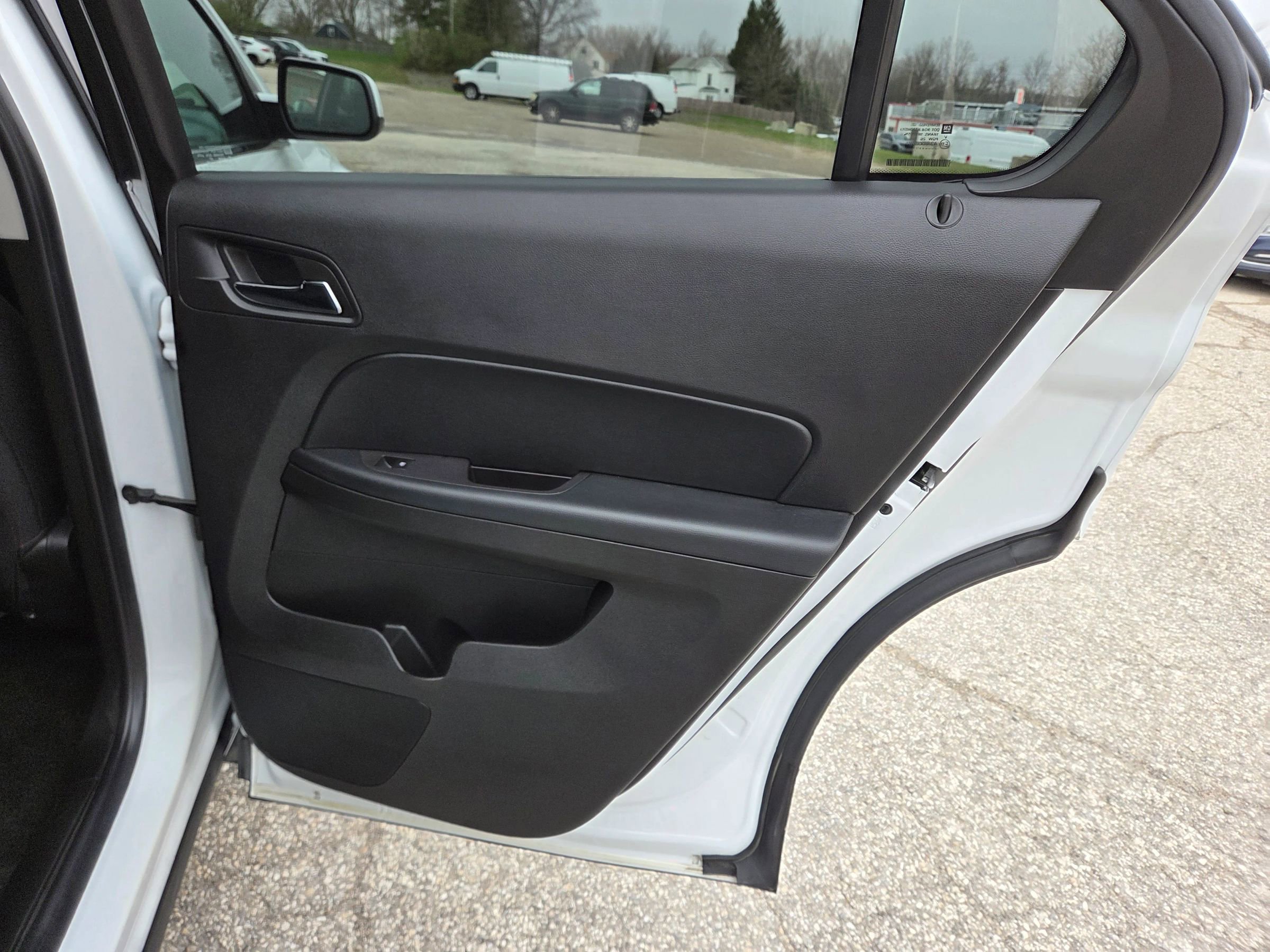 Used 2017 Chevrolet Equinox LT w/ Convenience Package image 23