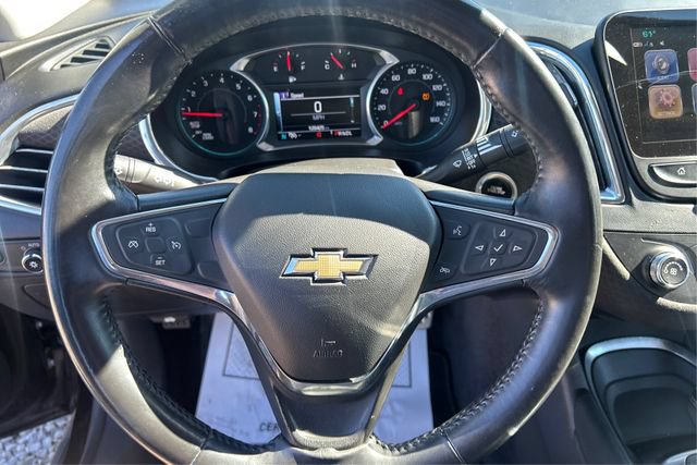 Used 2017 Chevrolet Malibu LT FWD image 17