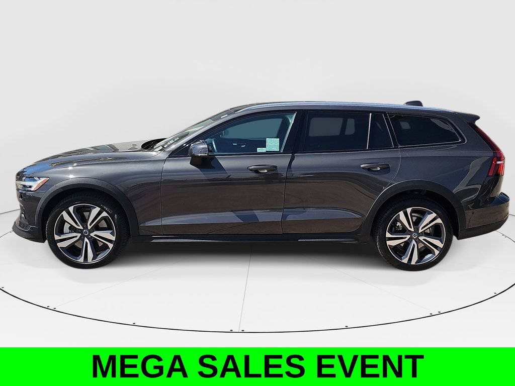 Used 2025 Volvo V60 B5 Cross Country Plus AWD/4WD image 6