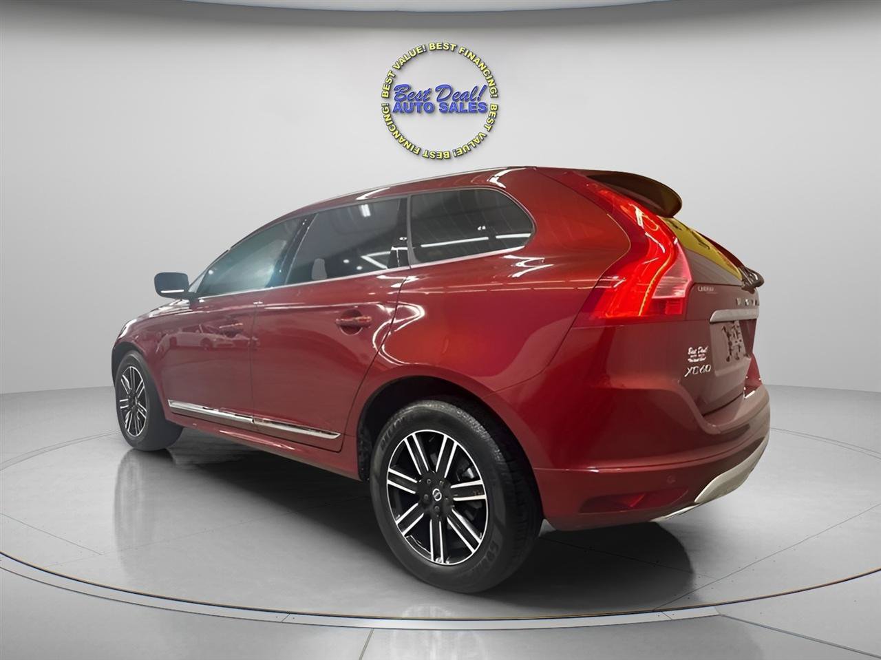 Used 2017 Volvo XC60 T5 Dynamic w/ Preferred Option Package AWD/4WD image 3