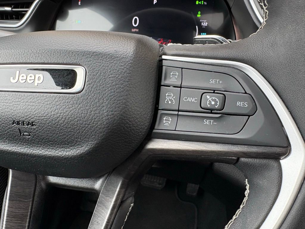 Used 2024 Jeep Grand Cherokee Limited 4xe image 32