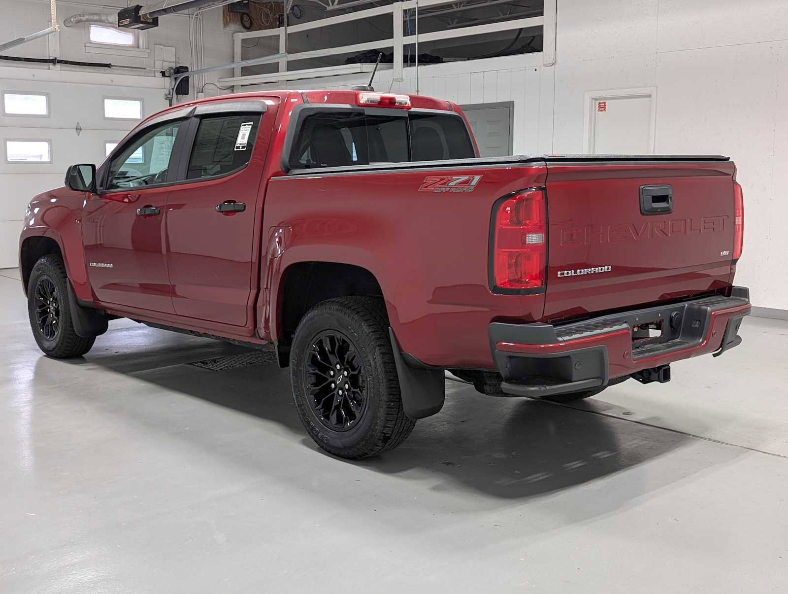 Used 2021 Chevrolet Colorado Z71 AWD/4WD image 11