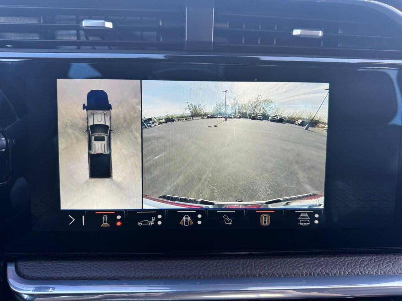 Used 2025 GMC Sierra 3500 Denali AWD/4WD image 26