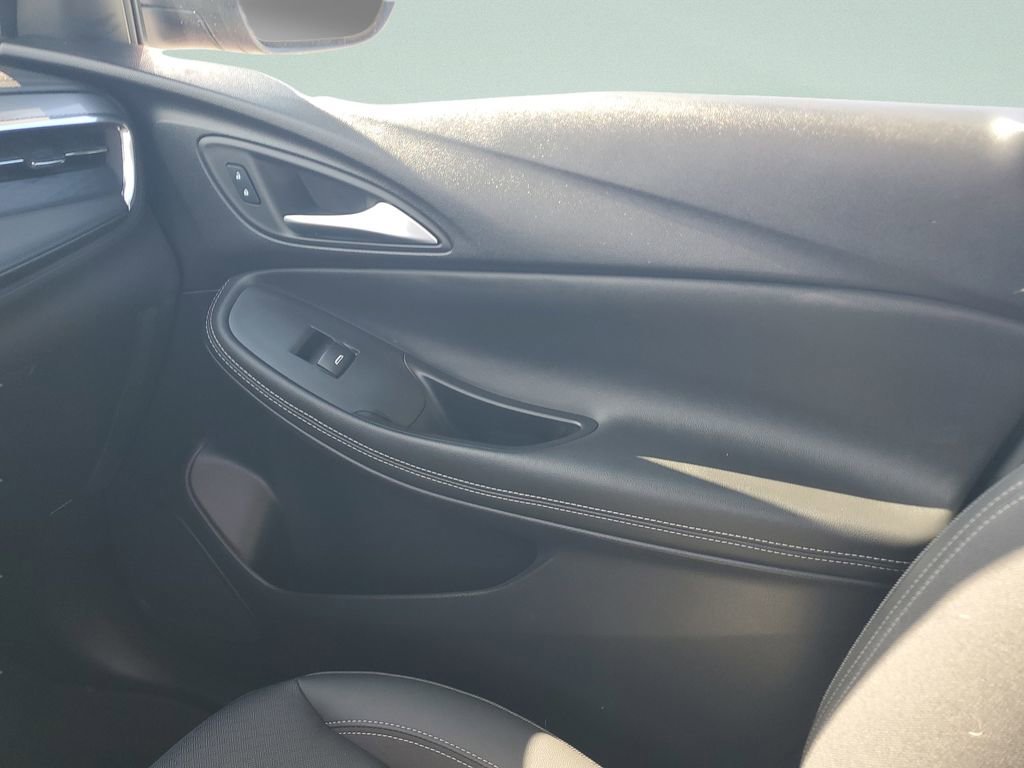 Used 2025 Buick Encore GX Preferred FWD image 13