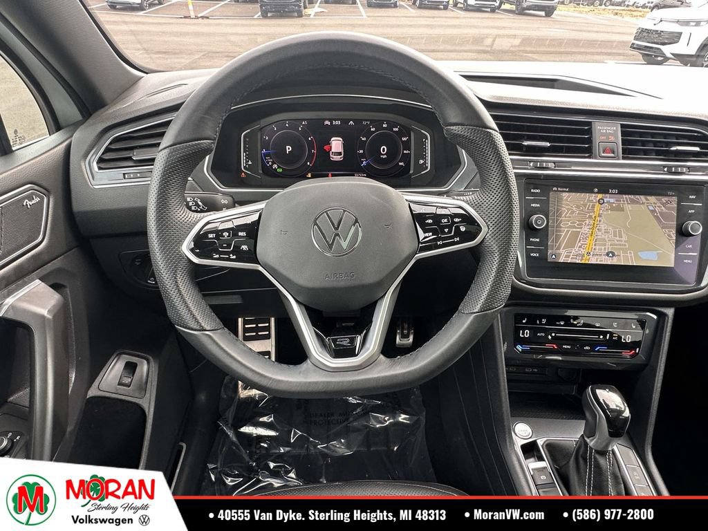 Used 2022 Volkswagen Tiguan SEL R-Line AWD/4WD image 15