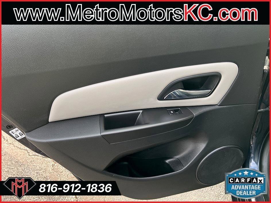 Used 2016 Chevrolet Cruze LT image 31