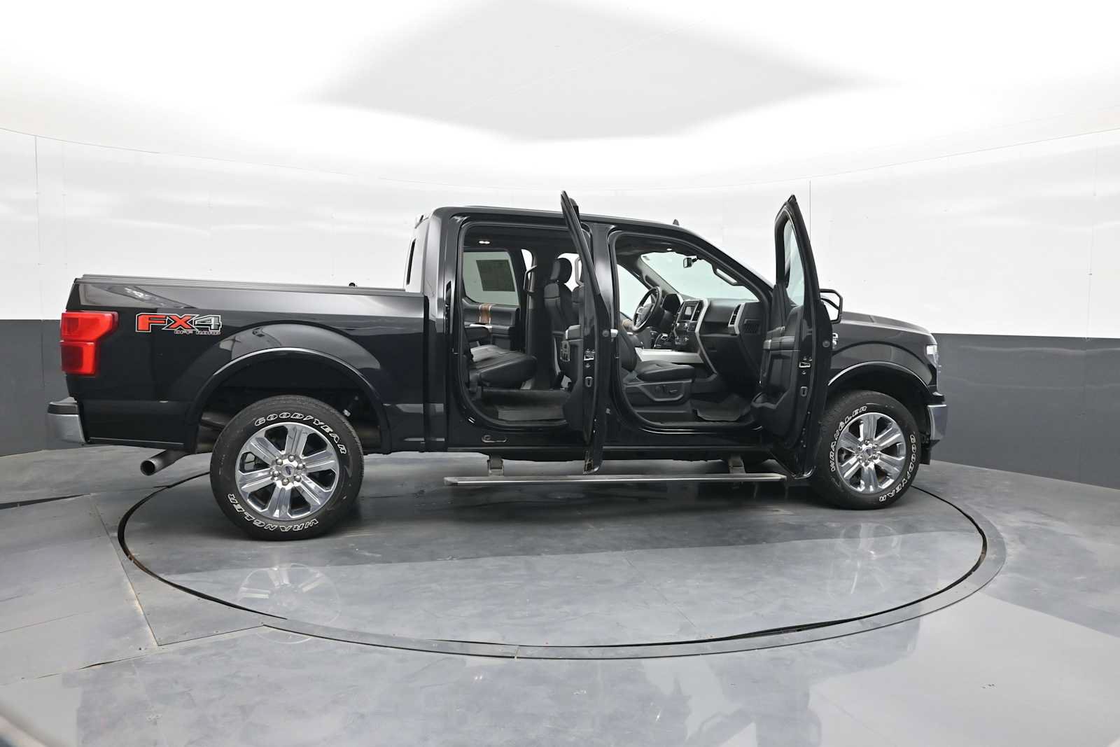 Used 2019 Ford F150 Lariat w/ Equipment Group 502A Luxury AWD/4WD image 38