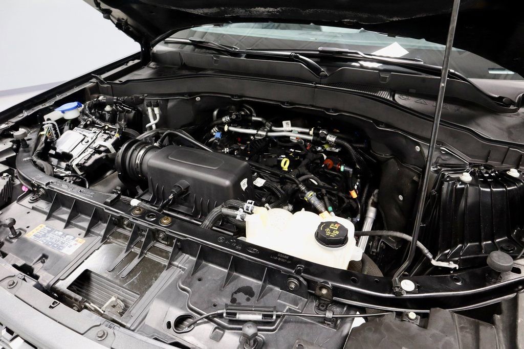 Certified 2023 Ford Explorer XLT w/ Equipment Group 202A image 17