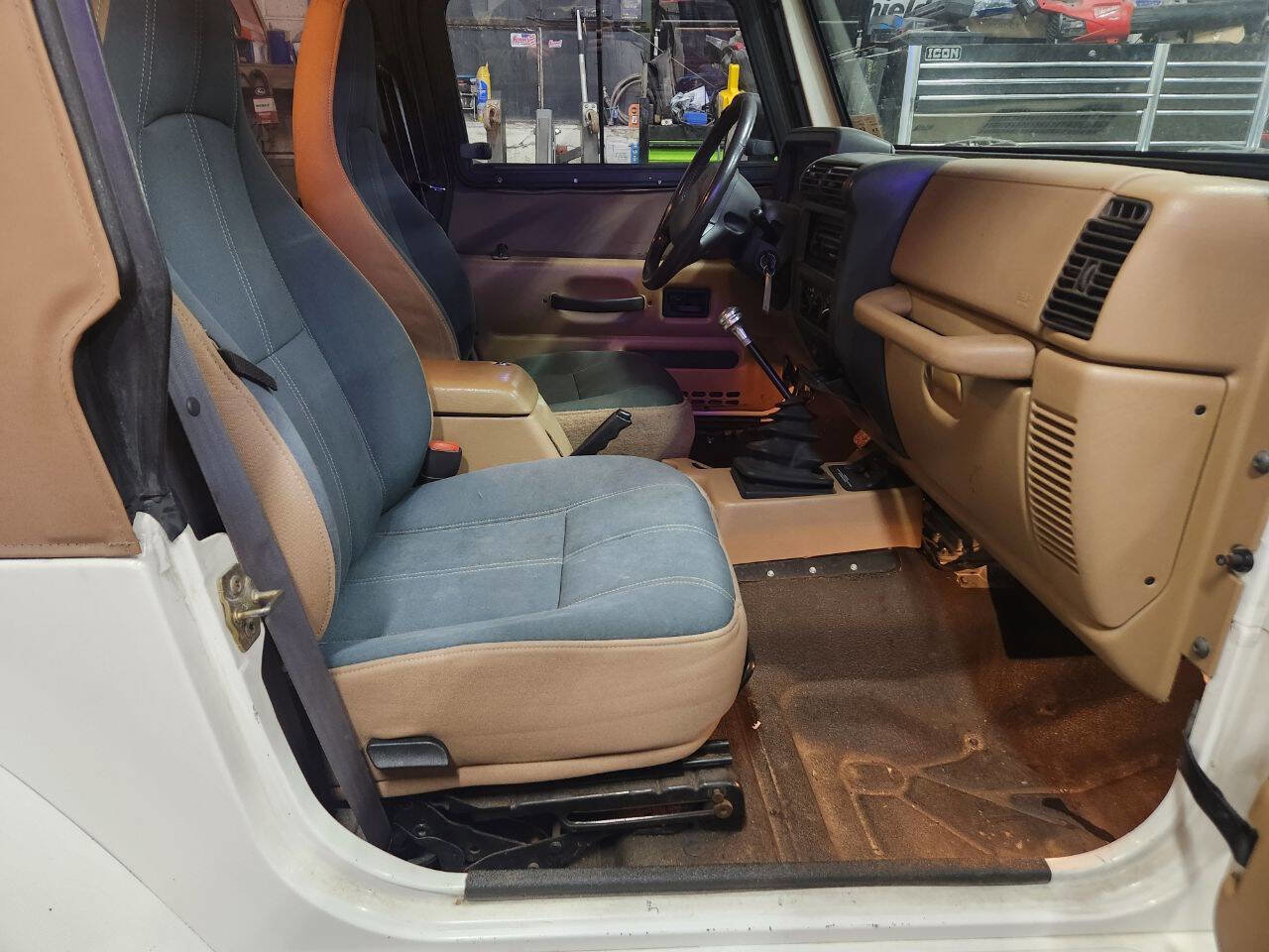 Used 2000 Jeep Wrangler Sahara image 10