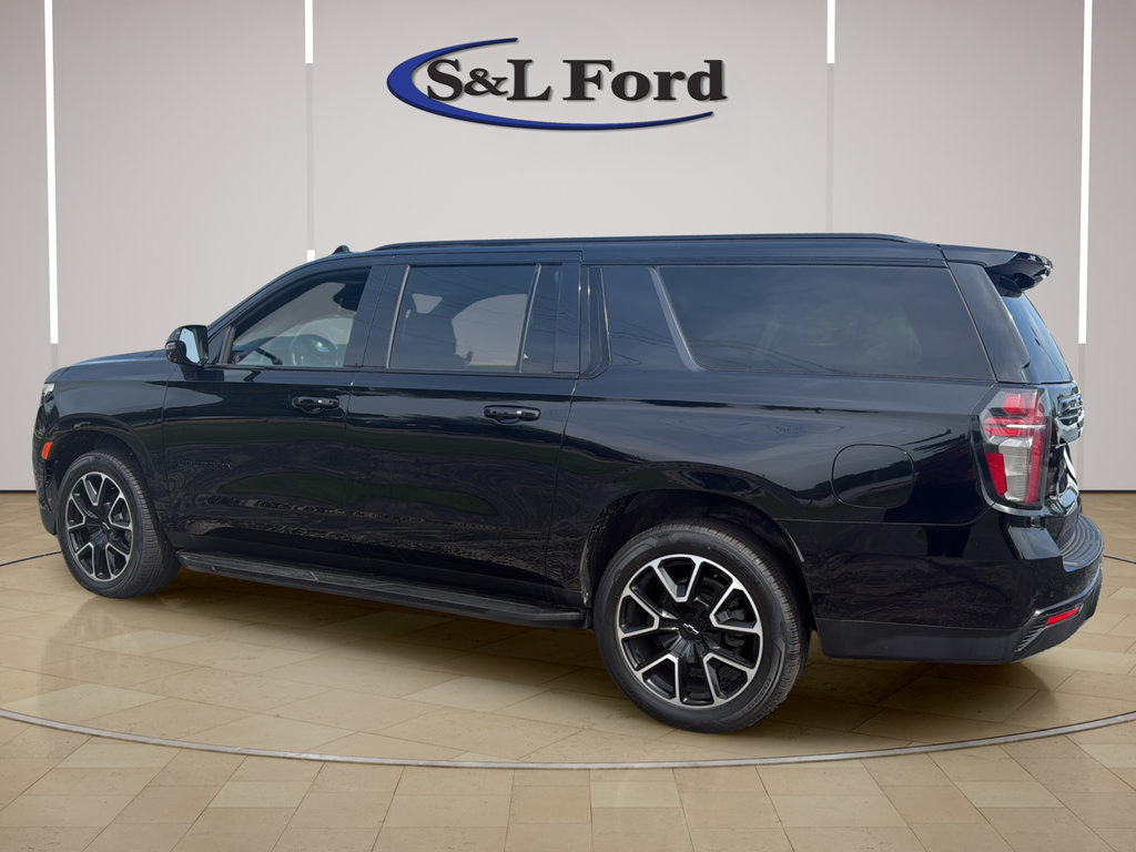 Used 2024 Chevrolet Suburban RST w/ Luxury Package AWD/4WD image 4