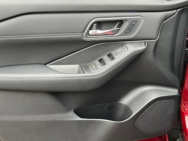 New 2026 Nissan Rogue Platinum w/ Platinum Premium Package image 13