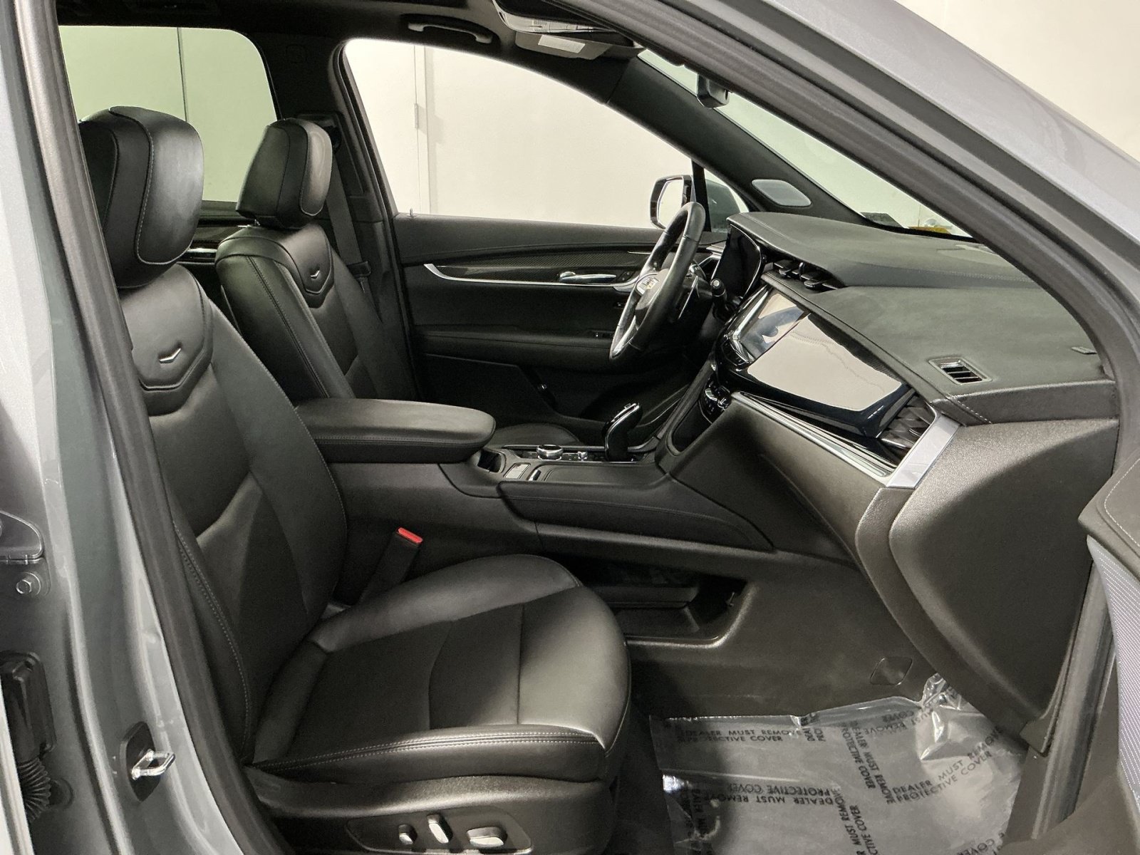 Used 2024 Cadillac XT6 Sport w/ LPO, Floor Liner Package AWD/4WD image 29
