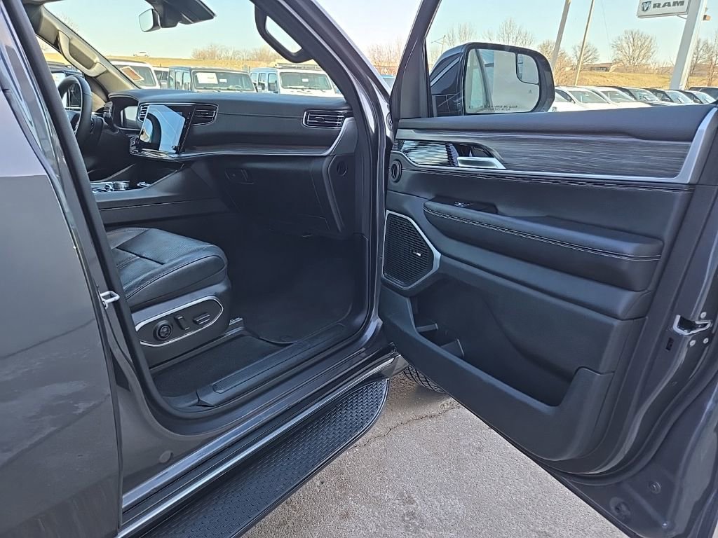 Used 2024 Jeep Wagoneer Series II image 80