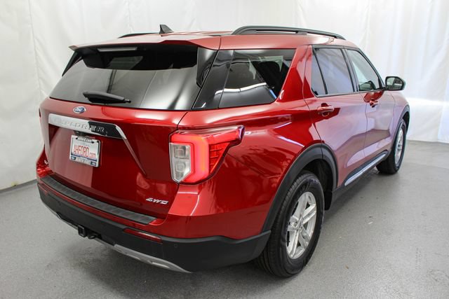 Used 2023 Ford Explorer XLT w/ Equipment Group 202A AWD/4WD image 11