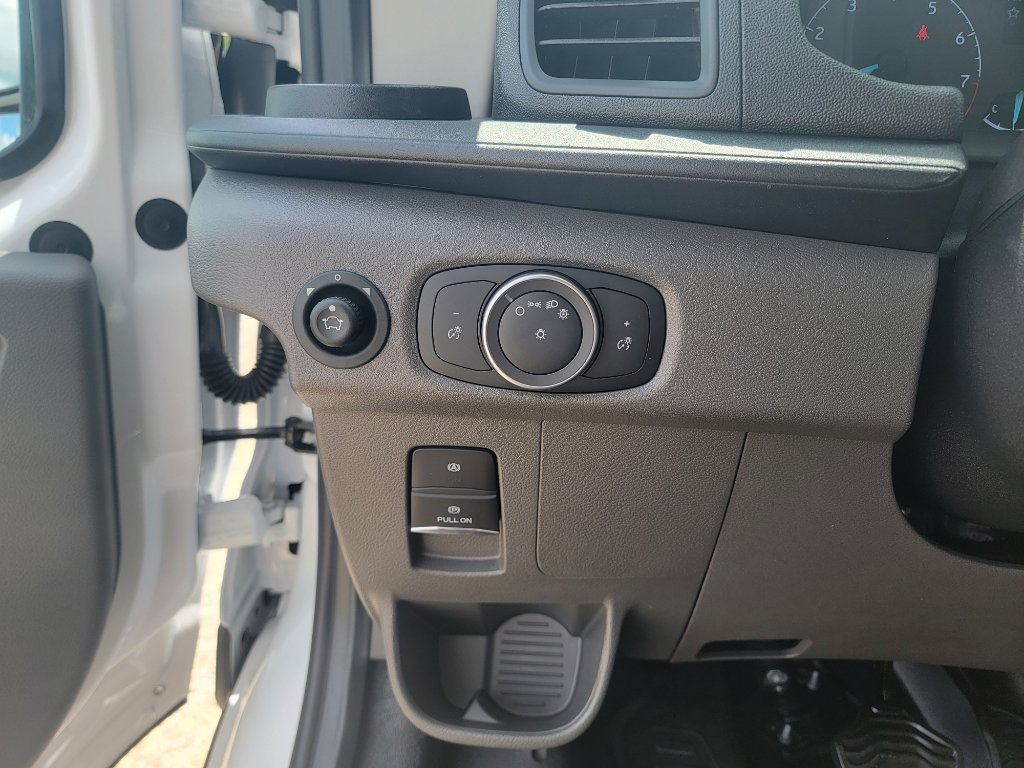 New 2025 Ford Transit 250 148 Medium Roof image 19