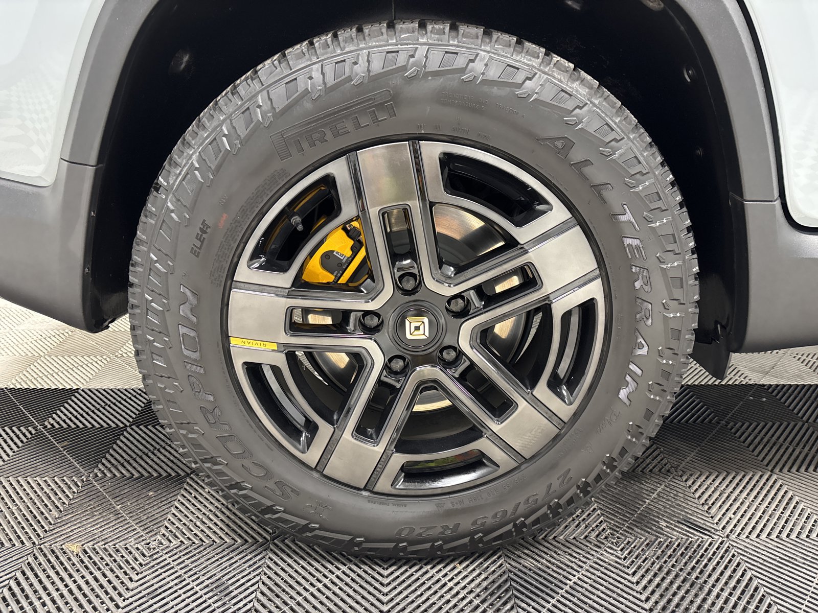 Used 2024 Rivian R1T Adventure AWD/4WD image 12
