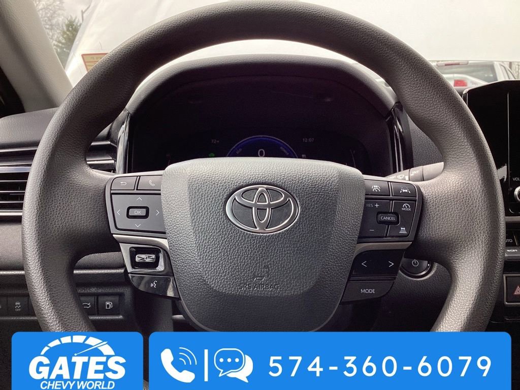 Used 2025 Toyota Camry LE FWD image 26