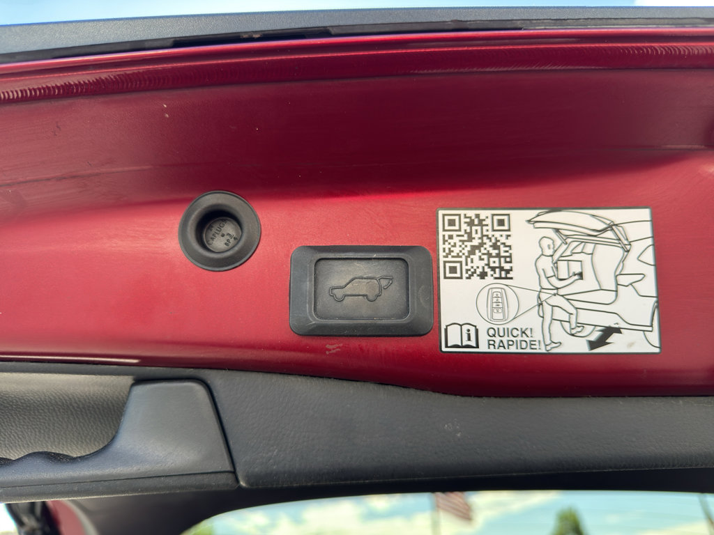 Used 2022 Toyota RAV4 Limited AWD/4WD image 8