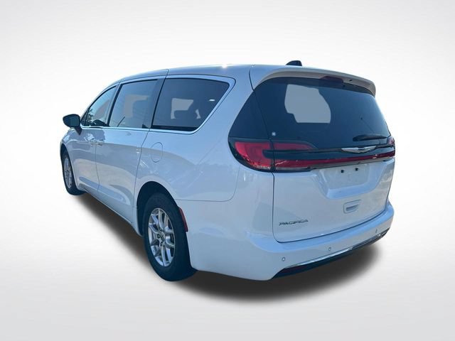 Used 2025 Chrysler Pacifica Select FWD image 7