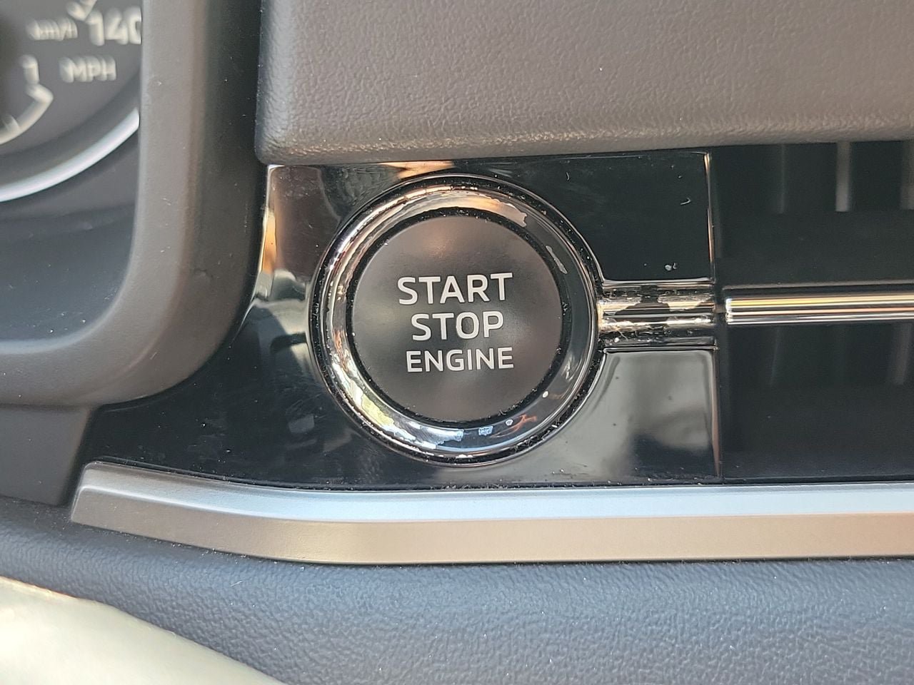 Used 2022 Mitsubishi Outlander ES FWD image 29