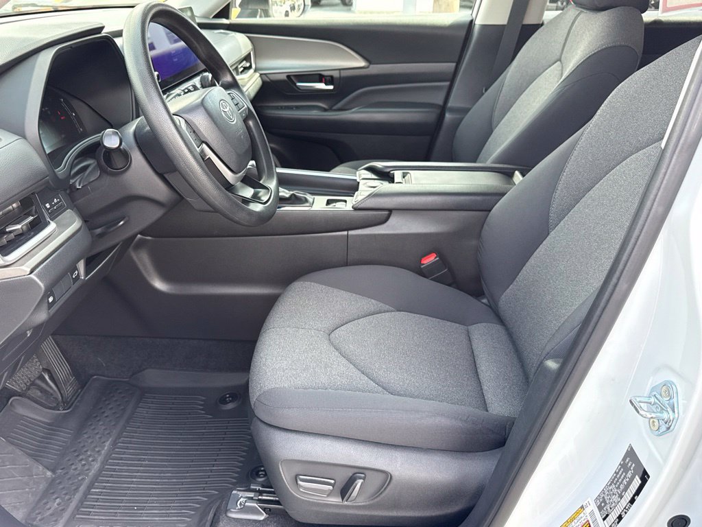 Certified 2025 Toyota Grand Highlander FWD image 20