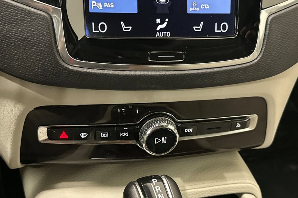 Used 2017 Volvo XC90 T6 Momentum w/ Vision Package AWD/4WD image 25