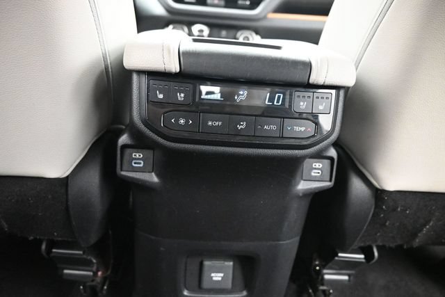 Used 2024 Toyota Grand Highlander AWD image 17
