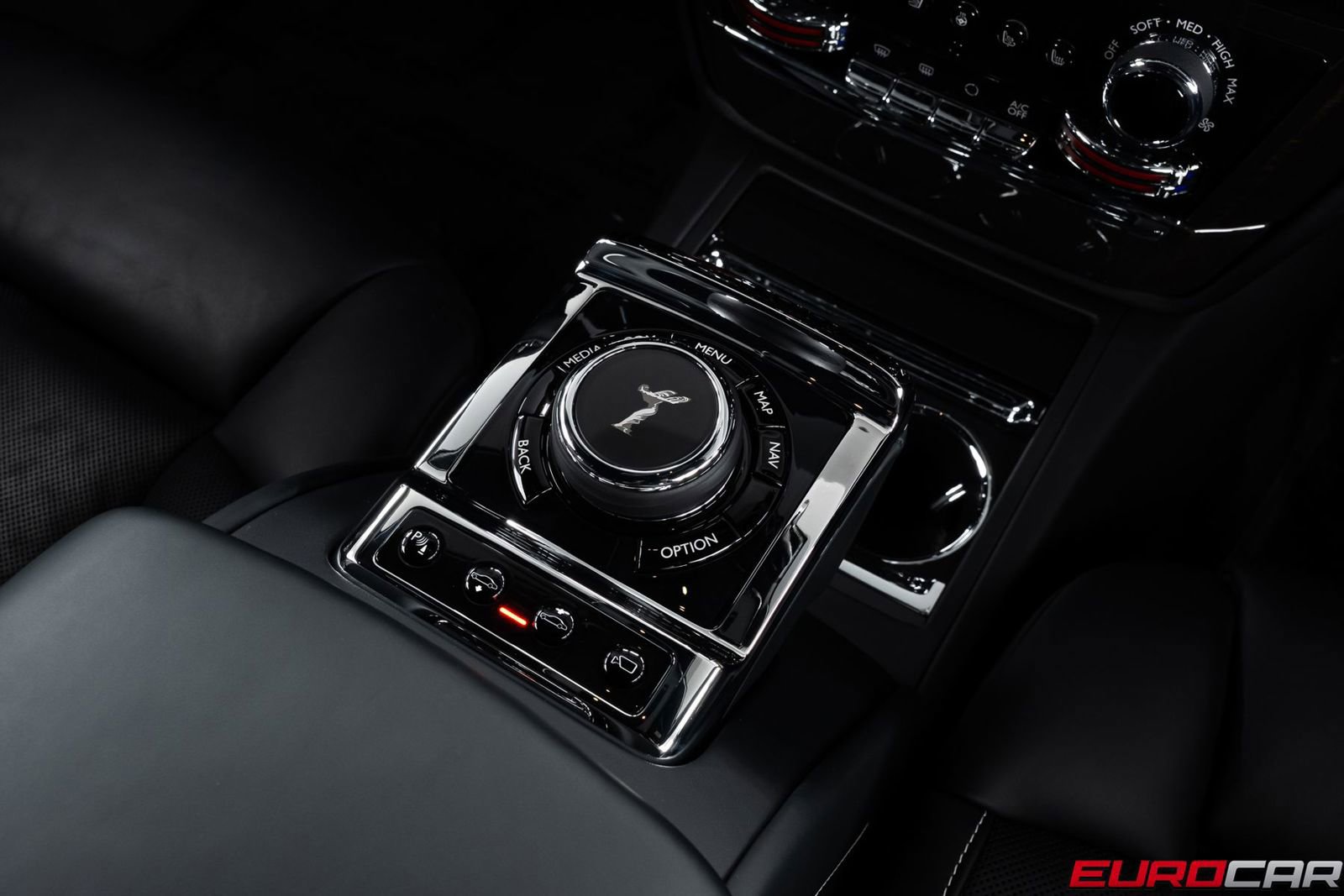 Used 2024 Rolls-Royce Phantom Sedan w/ The Phantom Package RWD image 33