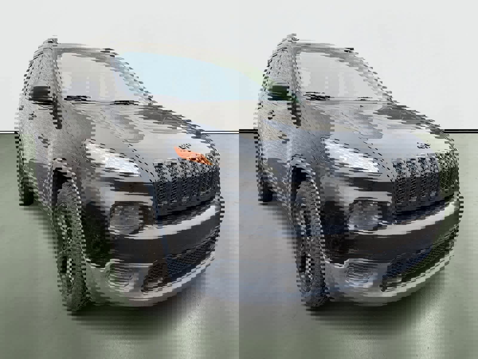 Used 2016 Jeep Cherokee Sport image 5