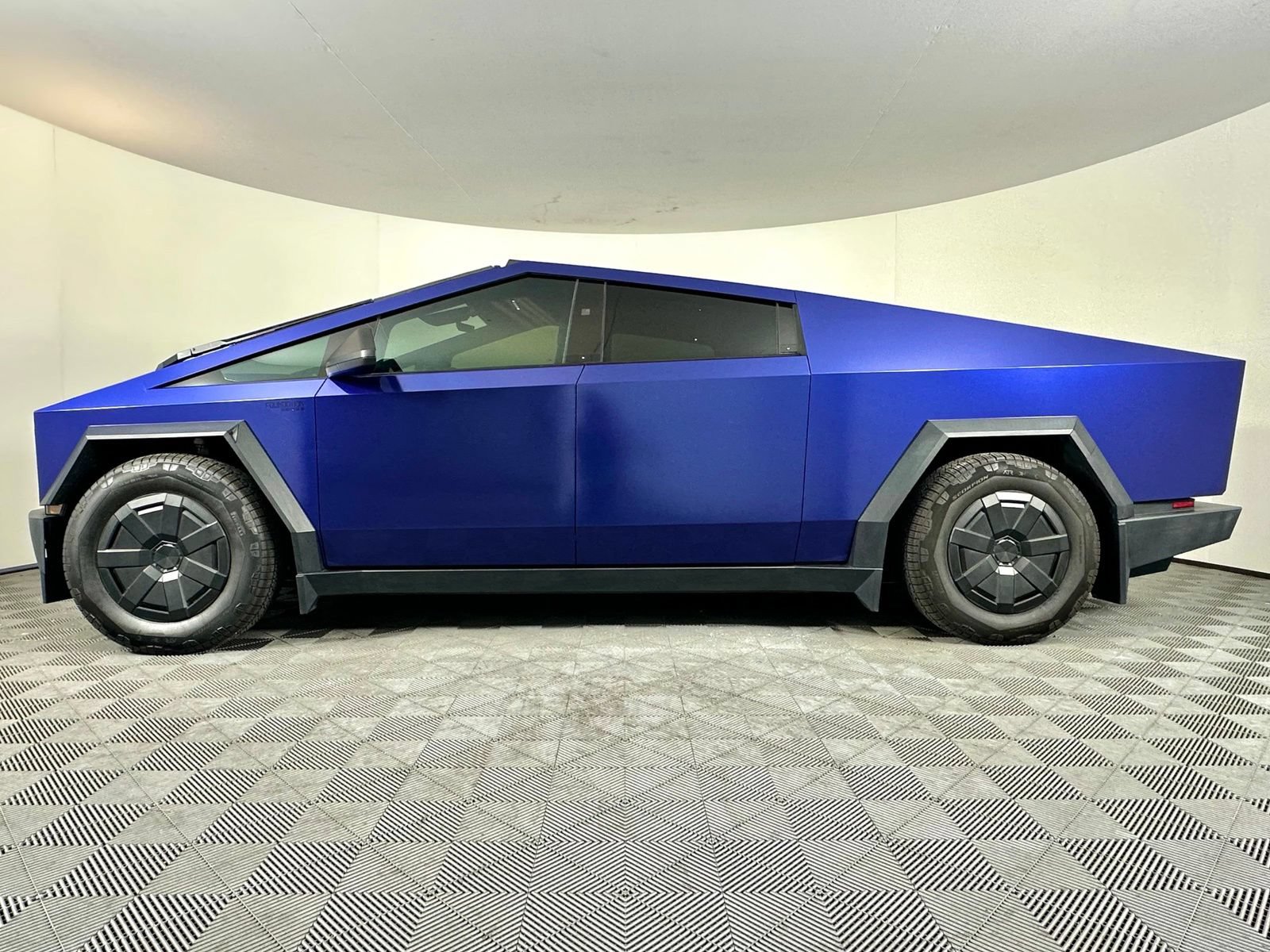 Used 2024 Tesla Cybertruck Cyberbeast AWD/4WD image 17