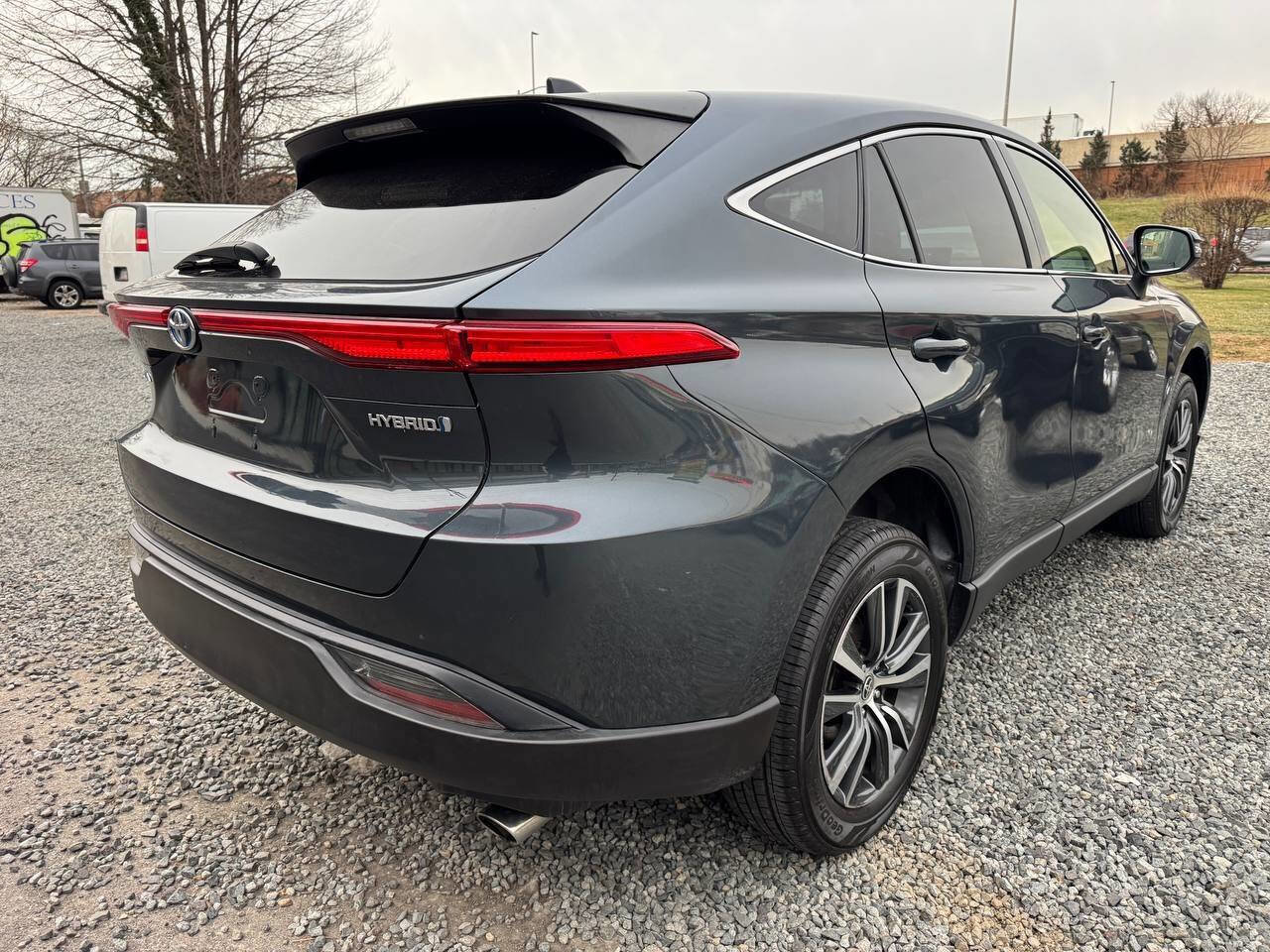 Used 2022 Toyota Venza LE AWD/4WD image 5