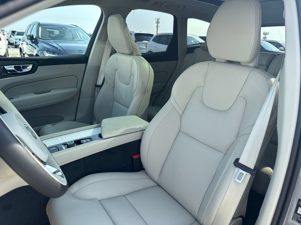 New 2026 Volvo XC60 T8 Ultra w/ Protection Package Premier AWD/4WD image 11