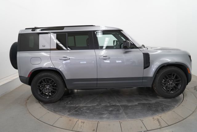 Used 2024 Land Rover Defender 110 S image 59